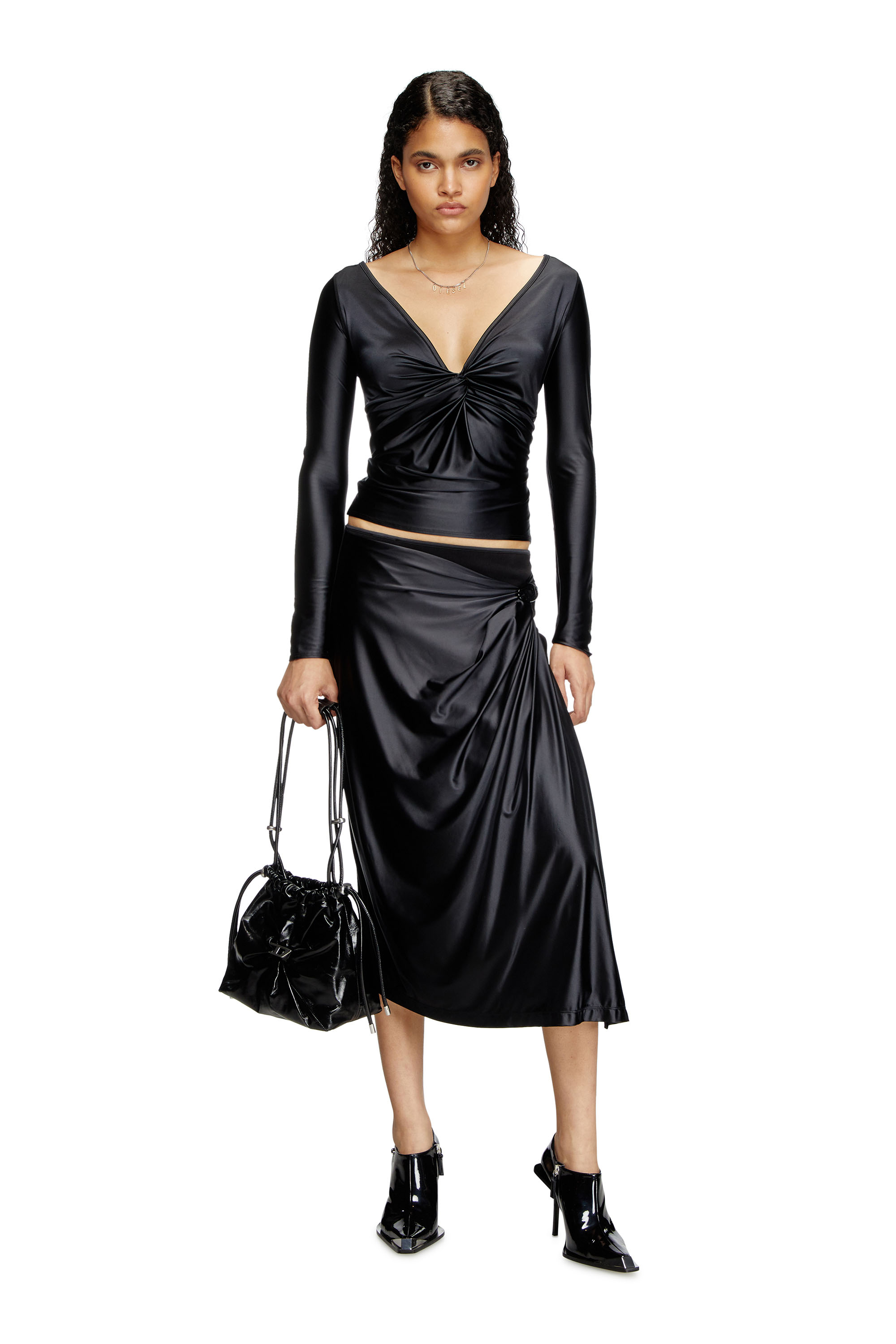 Diesel - SCRUNCH-D BUCKET, Scrunch-D-Bolso tipo cubo en cuero arrugado y brillante Mujer in Negro - 2
